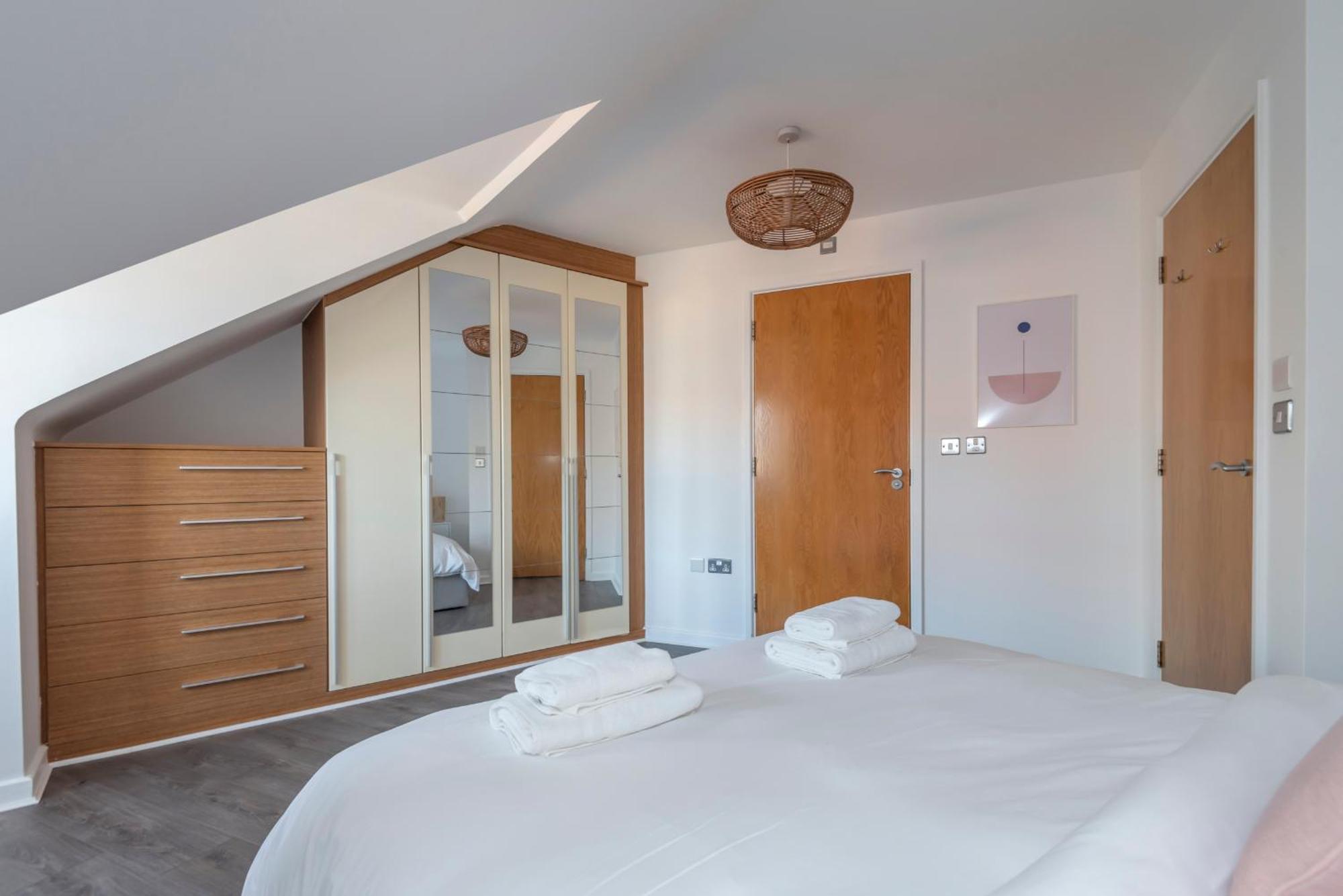 The Loft - Spacious Luxury 2 Bed 2 Bath With Free Secure Parking And Tube Close By Лондон Экстерьер фото